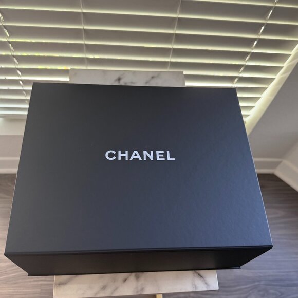 Authentic Chanel Black Gift Box w Camellia, Ribbon & Tissue Paper | Magnetic - Picture 1 of 5